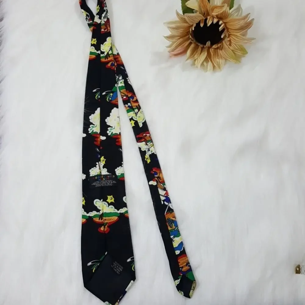 Vintage 1994 Looney Tunes Mania Bugs Bunny and‎ Friends golf theme tie